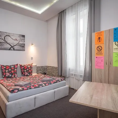 70s Hostel *