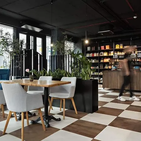 Luxury Vistula Old Town Apartments: Spa, Sauna & Pool Retreat Apartment Krakow
