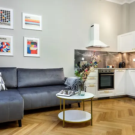 Aparthotel Tyzenhauz Topolowa Krakow