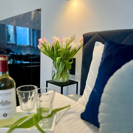 Apartmán Old Town Jacuzzi - Wymeldowanie Do 13 *