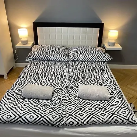 6 Pietro Apartment