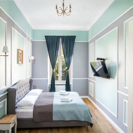 Karmelicka Stylish In Cracow By Renters Kraków