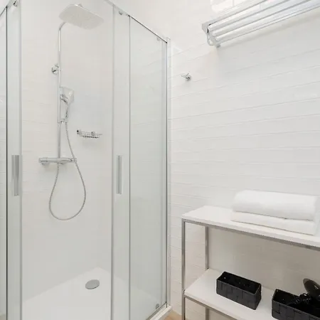 Appartement Beautiful & Stylish Dietla With Air Conditioning By Renters