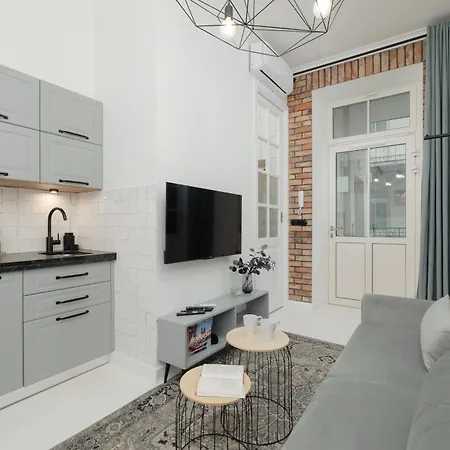 Dietla One Bedroom With Air Conditioning & Balcony By Renters Krakow