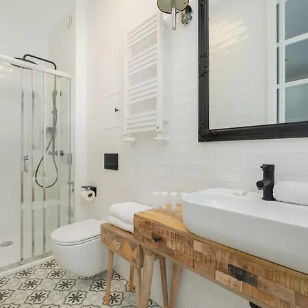 Appartamento Dietla One Bedroom With Air Conditioning & Balcony By Renters *