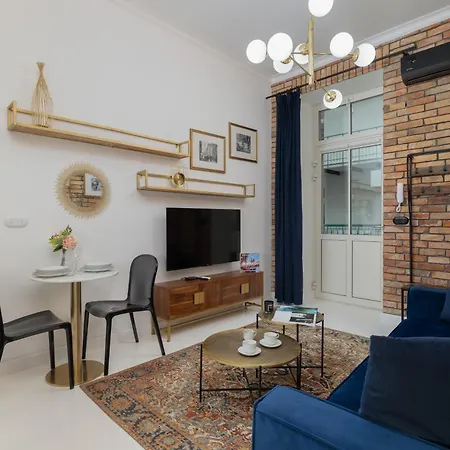 Dietla One Bedroom With Air Conditioning & Balcony By Renters Apartment *