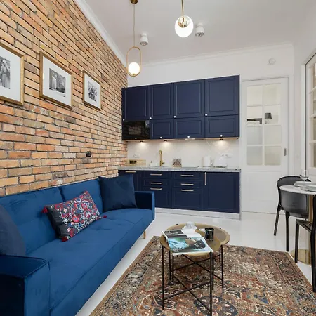Dietla One Bedroom With Air Conditioning & Balcony By Renters Krakow
