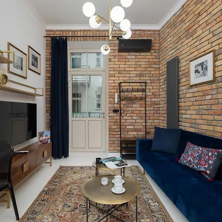 Dietla One Bedroom With Air Conditioning & Balcony By Renters