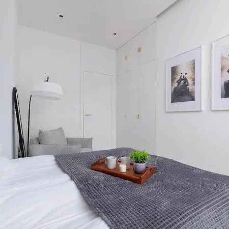 Apartment Slowackiego Elegant By Renters