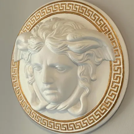 Medusa Apartment *