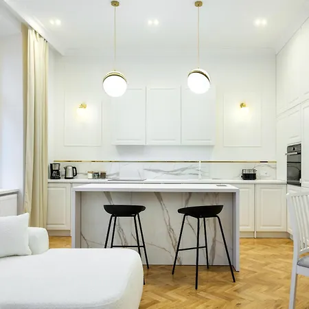 Tyzenhauz Krowoderska Street Apartment *