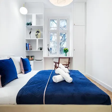 Tyzenhauz Krowoderska Street Apartment *