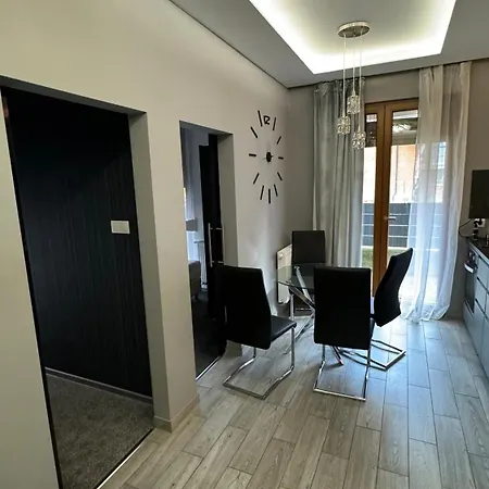 Jacuzzi Glass-house Station Apartament *