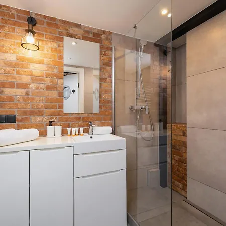 Deluxe Loft Lubelska With Mezzanine By Renters Daire Krakow