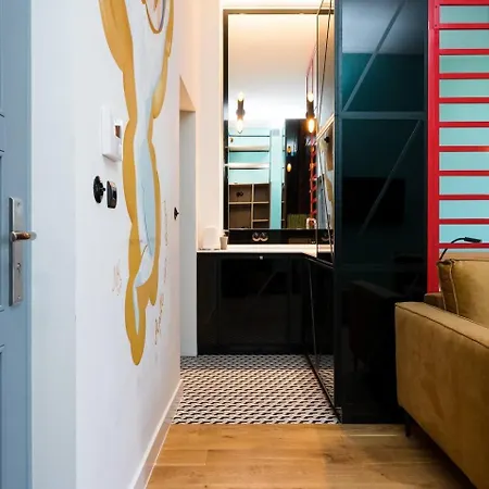 Apartment Goldfinger 3-bed Unique In The Heart Of Podgorze *