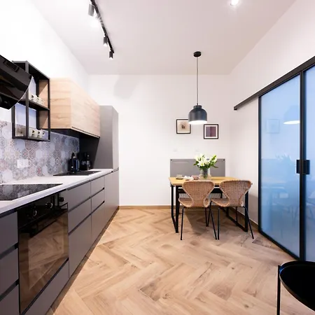 Apartment Native Pulaskiego 6 *