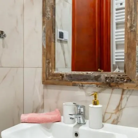 Miniscule Apartment