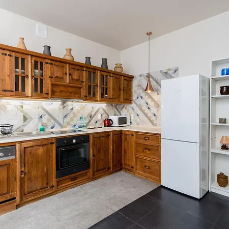Raciborskiego Red Apartment *