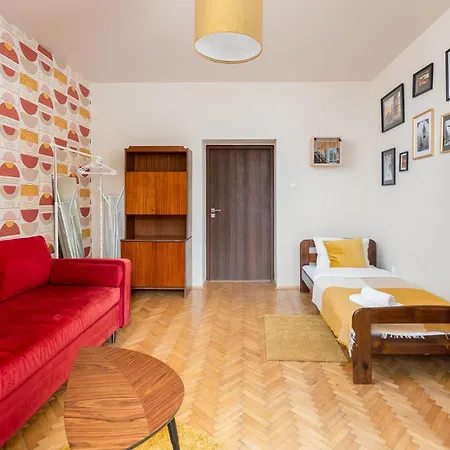 Raciborskiego Red Apartment *