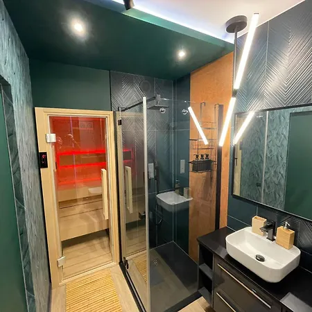 Apartment New Comfortable With Balcony And Sauna On Klimieckiego Street Krakow