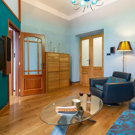 Indigo 2-bedroom In The Center * Krakow