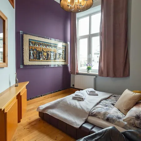 Indigo 2-bedroom In The Center *
