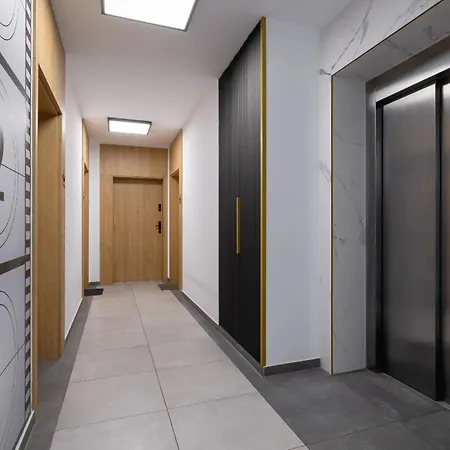 Prandoty Beautiful With Balcony Cracow By Renters Prestige Kraków