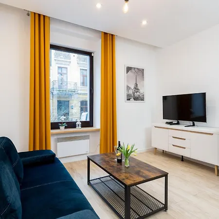 Yellow Window Apartment Krakow