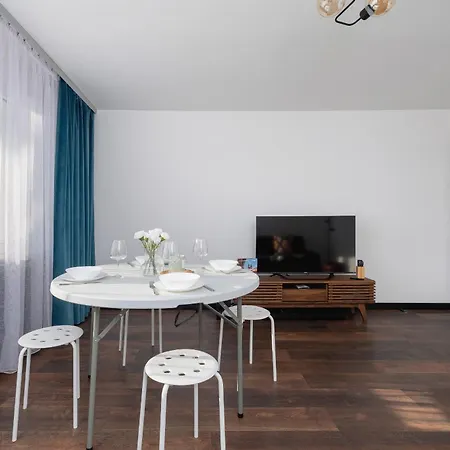 Comfortable Two-bedroom Strzelcow By Renters Apartment Krakow