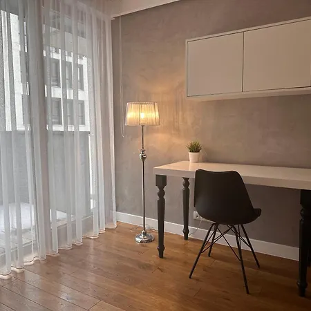Lux Centre Apartment *