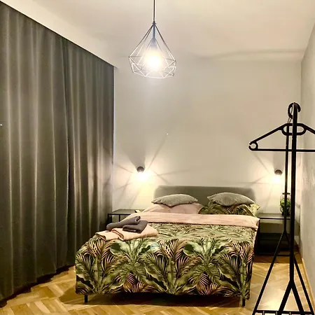 Aparthotel Studio Hotel *
