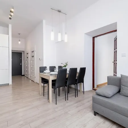 Spacious, 2 Bedrooms Cracow Centre By Renters Krakow