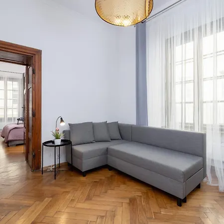Spacious, 2 Bedrooms Cracow Centre By Renters Apartment Krakow