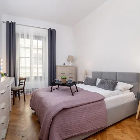 Spacious, 2 Bedrooms Cracow Centre By Renters Krakow