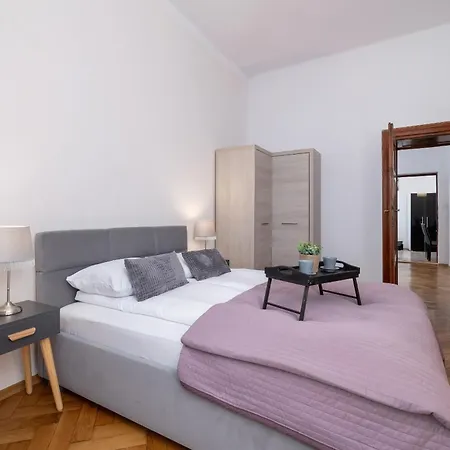 Spacious, 2 Bedrooms Cracow Centre By Renters Krakow