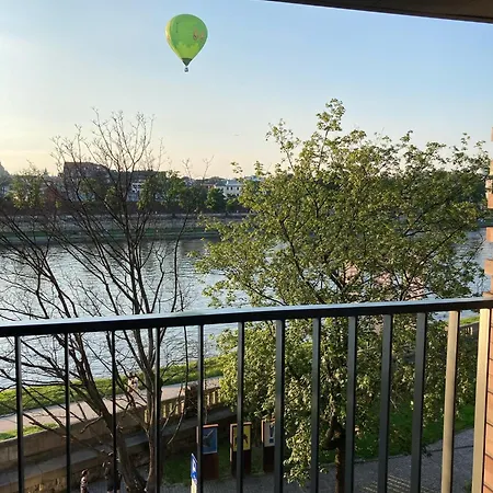 Royal Oak - 3bd 2ba With Parking And River View Apartment *