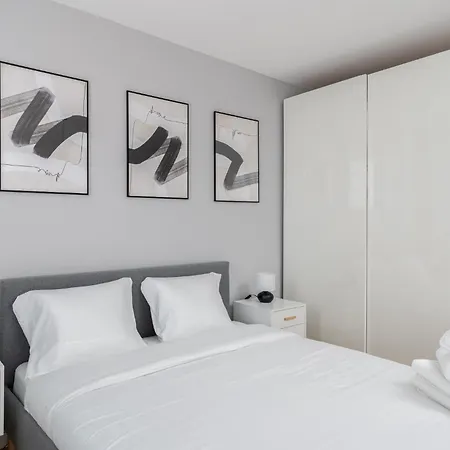 Apartment Tauron Modern *