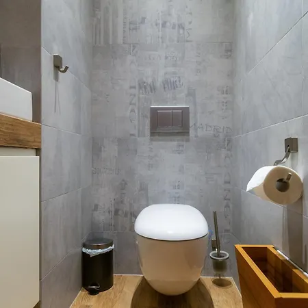 Legend. Wawel Castle Premium Apartment Krakow