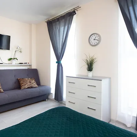 Cozy Modern Astoria Magic Grey Old Town Apartment