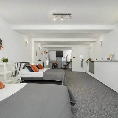 Apartament Przyszlosci, 2 Sypialnie W Krakowie By Renters Apartment