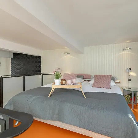 Apartment Apartament Przyszlosci, 2 Sypialnie W Krakowie By Renters *