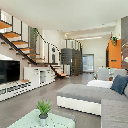 Apartment Apartament Przyszlosci, 2 Sypialnie W Krakowie By Renters Krakow