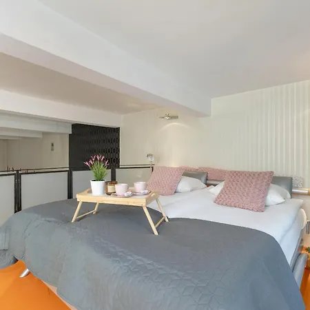 Apartament Przyszlosci, 2 Sypialnie W Krakowie By Renters Apartment