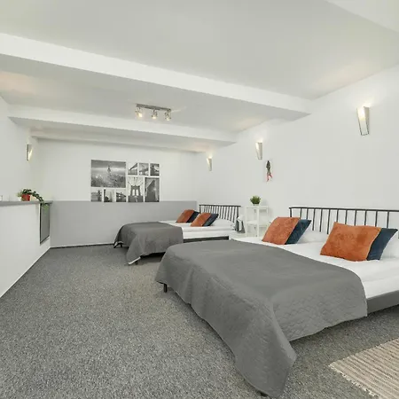 Apartment Apartament Przyszlosci, 2 Sypialnie W Krakowie By Renters Krakow