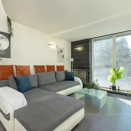 Apartment Apartament Przyszlosci, 2 Sypialnie W Krakowie By Renters Krakow