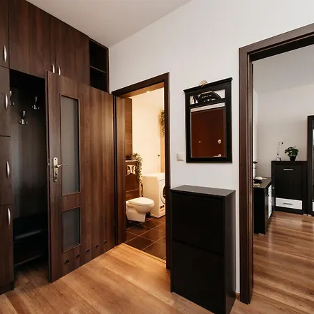 Apartment 2-room With Garage And Air Conditioning In The Center Krakow