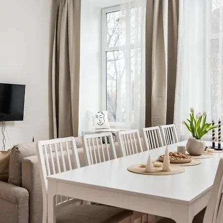 Modern Centrally Located - By Upstairs Cracóvia