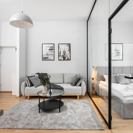 Modern Centrally Located - By Upstairs * Cracóvia