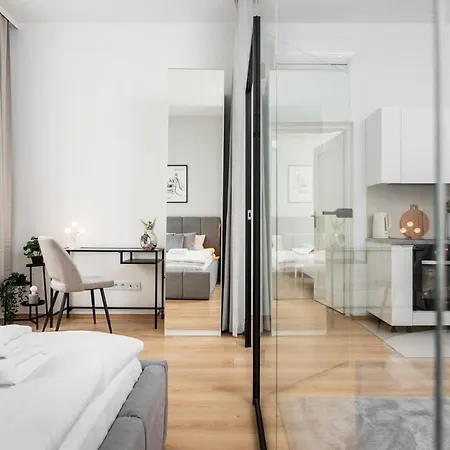 Modern Centrally Located - By Upstairs Apartamento Cracóvia