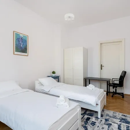 Old Town 2-bedroom